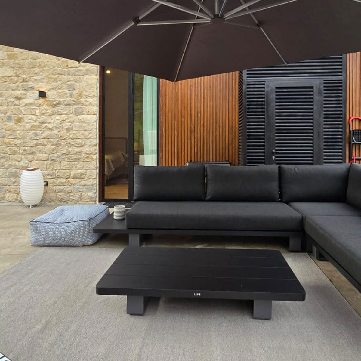 Lounges & Corners